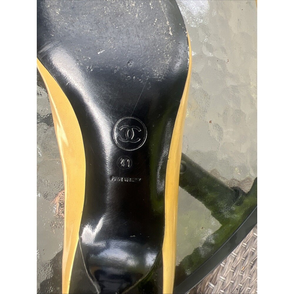 Vintage 1990s Chanel Patent Leather Cap-Toe Kitten Heels Gold Black  41 - Picture 7 of 16